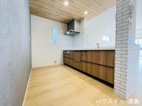 ブルーミングガーデン愛西市東保町中　全2棟　１号棟　新築一戸建て