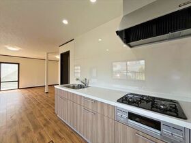 四日市市馳出町1丁目　中古一戸建て