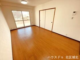 コープ野村織部