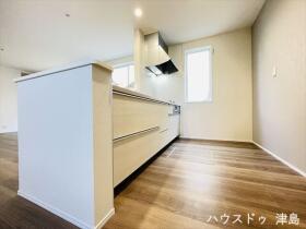 ○LiveleGardenS愛西市大井町宮新田　全1棟　新築一戸建て