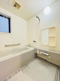 一宮市篭屋2丁目　中古一戸建て