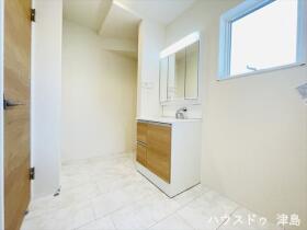 LiveleGarden津島市江東町2丁目　全5棟　3号棟　新築一戸建て