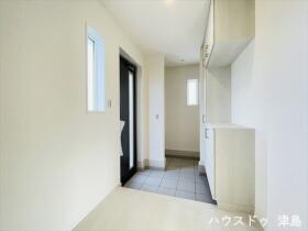 ○LiveleGarden津島市越津町字中之郷　全3棟　3号棟　新築一戸建て