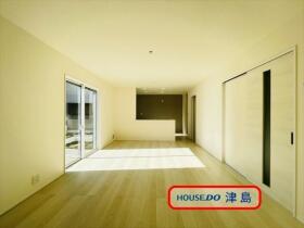 ○LiveleGarden津島市越津町字中之郷　全3棟　3号棟　新築一戸建て