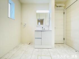 ○LiveleGarden津島市越津町字中之郷　全3棟　3号棟　新築一戸建て