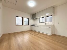 四日市市桜新町1丁目　中古一戸建て