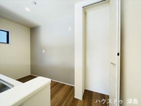 LiveleGarden愛西市草平町六下第2　2号棟　全5棟　新築一戸建て