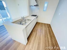 LiveleGarden愛西市草平町六下第2　4号棟　全5棟　新築一戸建て