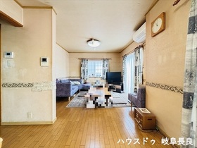 ●岐阜市中鶉2丁目　中古一戸建て