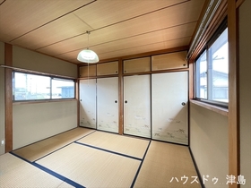 ●津島市百町字みどり台　中古一戸建て