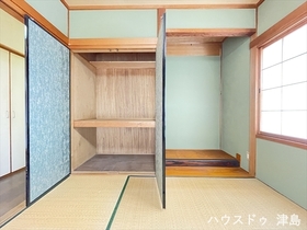 ●津島市百町字みどり台　中古一戸建て