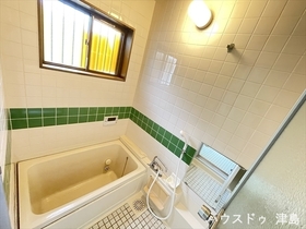 ●津島市百町字みどり台　中古一戸建て