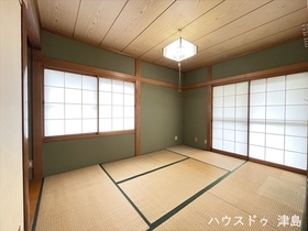 ●津島市百町字みどり台　中古一戸建て
