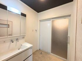 ●四日市市桜台3丁目　中古一戸建て