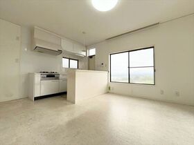 ●四日市市桜台3丁目　中古一戸建て