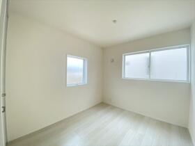 ○リーブルガーデン大治町鎌須賀山廻第二　全3棟　2号棟　新築一戸建て