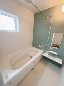 ○リーブルガーデン大治町鎌須賀山廻第二　全3棟　2号棟　新築一戸建て