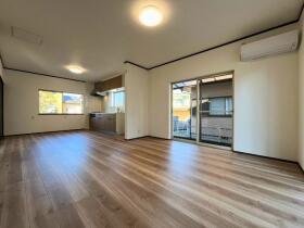 四日市市北小松町　中古一戸建て