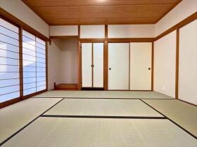 四日市市釆女が丘2丁目　中古一戸建て