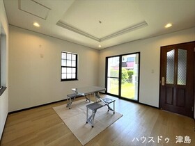 津島市神守町字中田面　中古一戸建て
