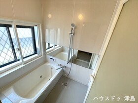 津島市神守町字中田面　中古一戸建て