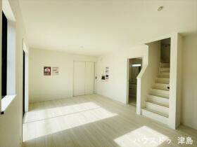 リナージュ愛西市本部田町本西第1期　全1棟　新築一戸建て