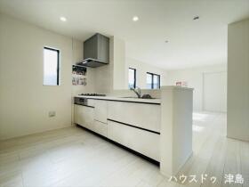 リナージュ愛西市本部田町本西第1期　全1棟　新築一戸建て