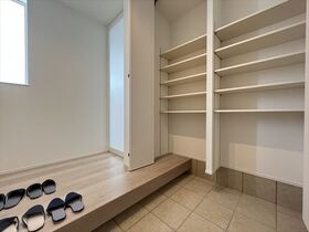 □四日市市大谷台1丁目　全2棟　2号棟　新築一戸建て