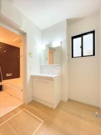 名古屋市中川区打中2丁目　全3棟　新築一戸建て　2号棟