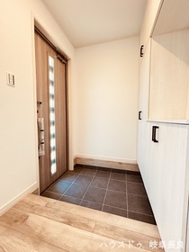 □岐阜市六条江東II　全3棟　B棟　未入居一戸建て