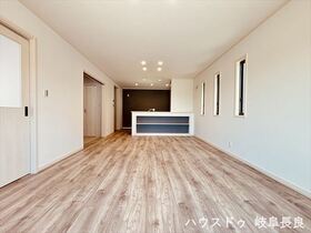 □岐阜市六条江東II　全3棟　B棟　未入居一戸建て