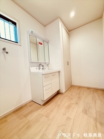 □岐阜市六条江東II　全3棟　A棟　未入居一戸建て