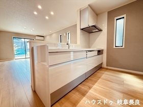 □岐阜市六条江東II　全3棟　C棟　未入居一戸建て