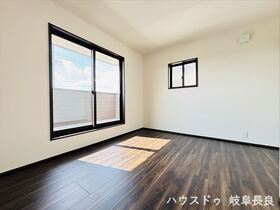 岐阜市六条大溝2丁目　全2棟　3号棟　新築一戸建て