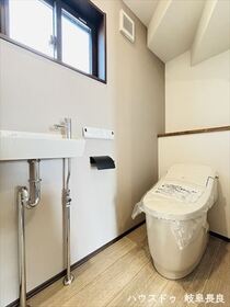 岐阜市六条大溝2丁目　全2棟　3号棟　新築一戸建て