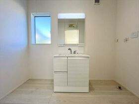 リナージュ四日市八千代台2丁目　第1期　全2棟　1号棟　新築一戸建て