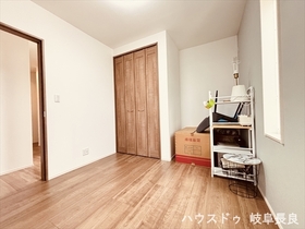 ●岐阜市春近古市場南　中古一戸建て