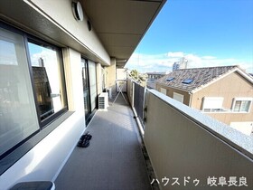 ●ロイヤル津島V