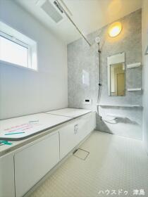 ブルーミングガーデン弥富市五明町築留　全2棟　1号棟　新築一戸建て