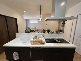 四日市市松寺2丁目　新築一戸建て