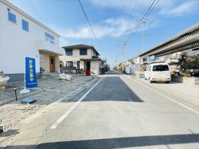 ○LiveleGardenS弥富市荷之上町六十人　全1棟　新築一戸建て