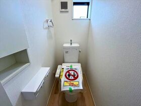 クレイドルガーデン菰野町竹成第4　全3棟　2号棟　新築一戸建て