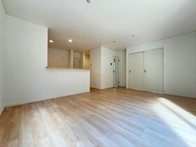 クレイドルガーデン菰野町竹成第4　全3棟　2号棟　新築一戸建て