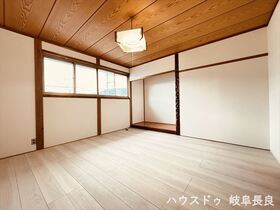 ●岐阜市大字長良雄総字大海淵　中古一戸建て