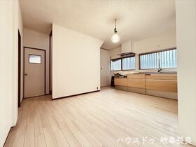 ●岐阜市大字長良雄総字大海淵　中古一戸建て