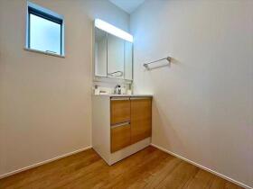 リナージュ四日市三重6丁目　第1期　全2棟　2号棟　新築一戸建て