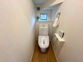 リナージュ四日市三重6丁目　第1期　全2棟　2号棟　新築一戸建て