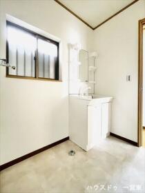 一宮市中島通5丁目　中古一戸建て