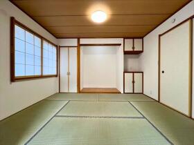 三重郡菰野町大羽根園呉竹町　中古一戸建て