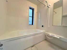 三重郡菰野町大羽根園呉竹町　中古一戸建て